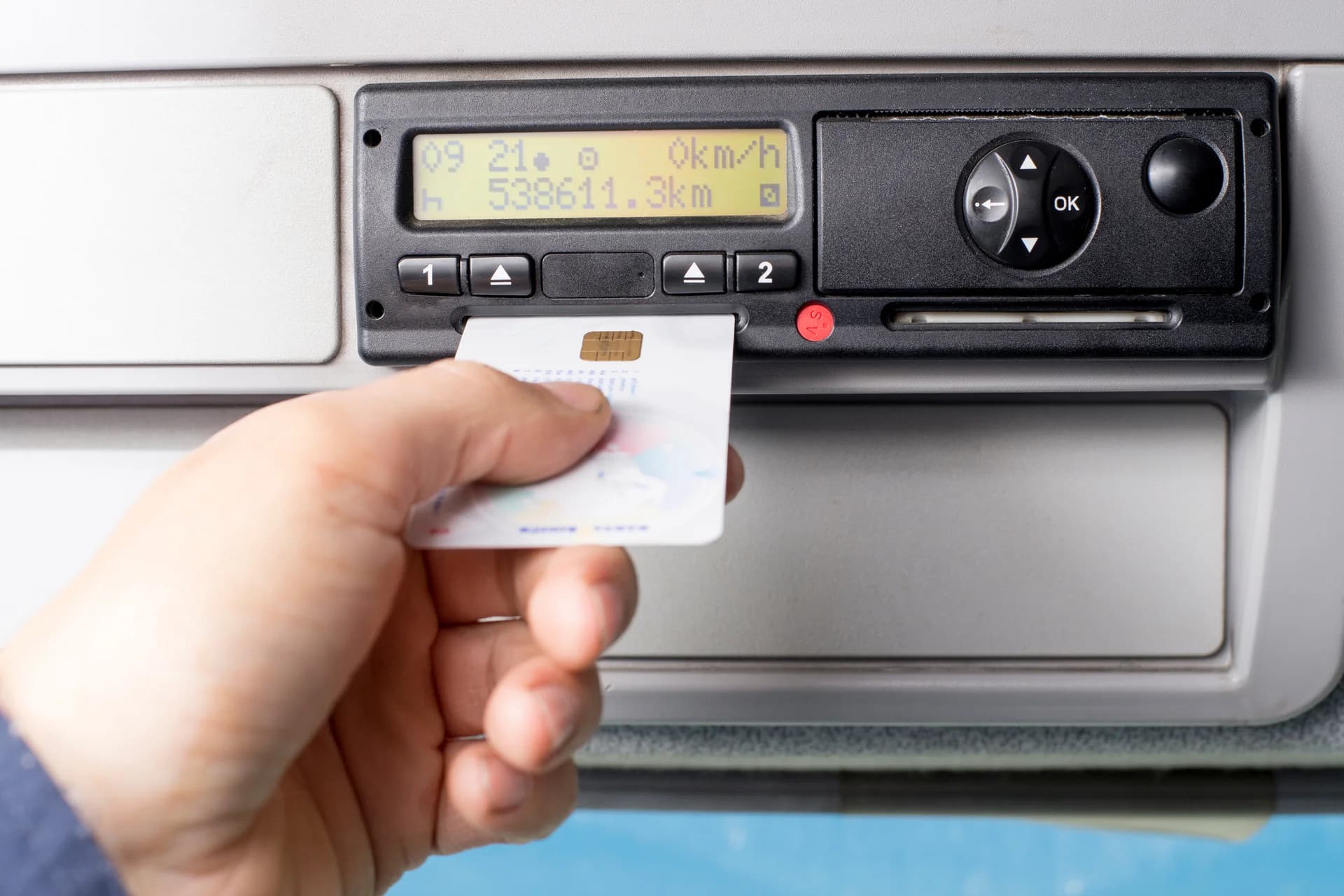 Tacógrafo digital: qué obligaciones tienen los conductores